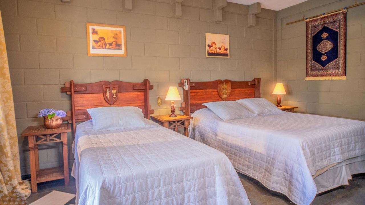 Alto Paraíso de Goiás Pousada Camelot Inn מראה חיצוני תמונה