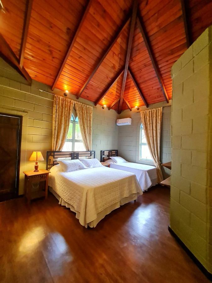 Alto Paraíso de Goiás Pousada Camelot Inn מראה חיצוני תמונה