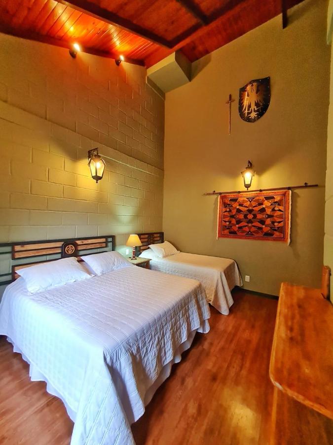Alto Paraíso de Goiás Pousada Camelot Inn מראה חיצוני תמונה