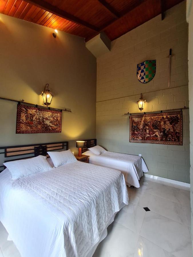 Alto Paraíso de Goiás Pousada Camelot Inn מראה חיצוני תמונה