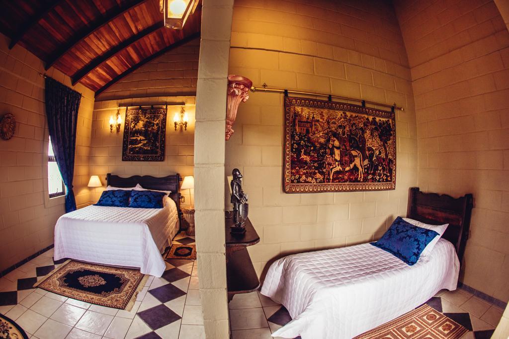 Alto Paraíso de Goiás Pousada Camelot Inn מראה חיצוני תמונה