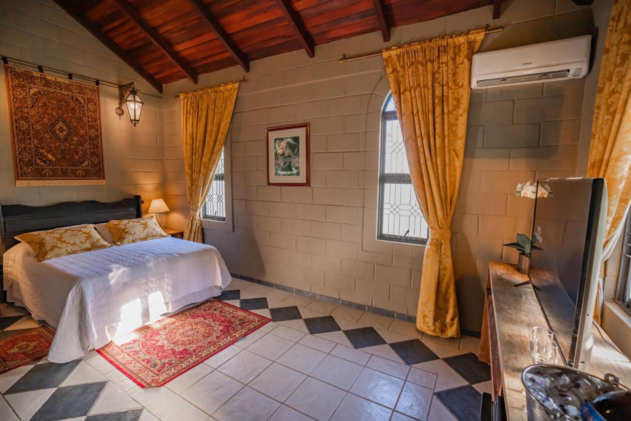 Alto Paraíso de Goiás Pousada Camelot Inn מראה חיצוני תמונה