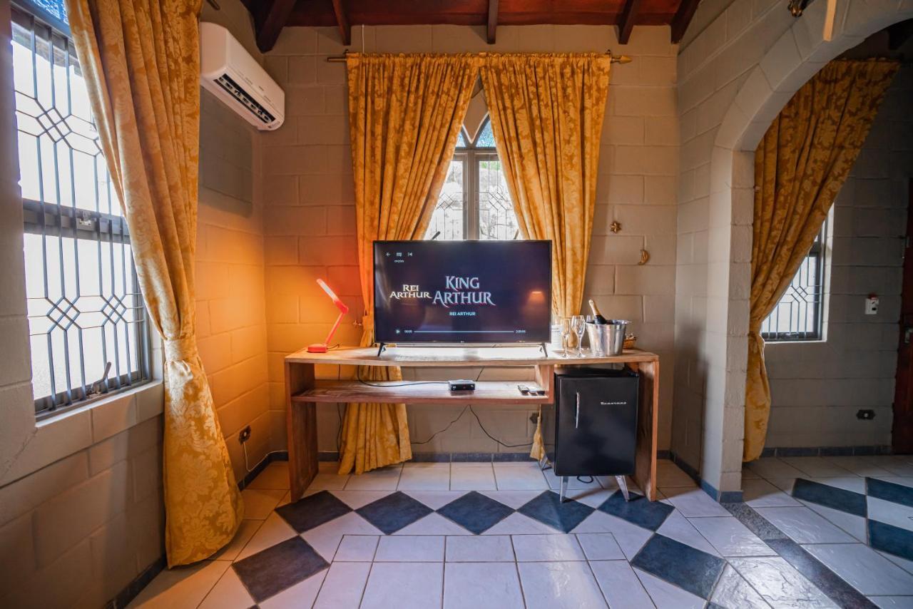 Alto Paraíso de Goiás Pousada Camelot Inn מראה חיצוני תמונה